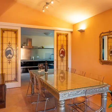 Rosanna Villa Siena